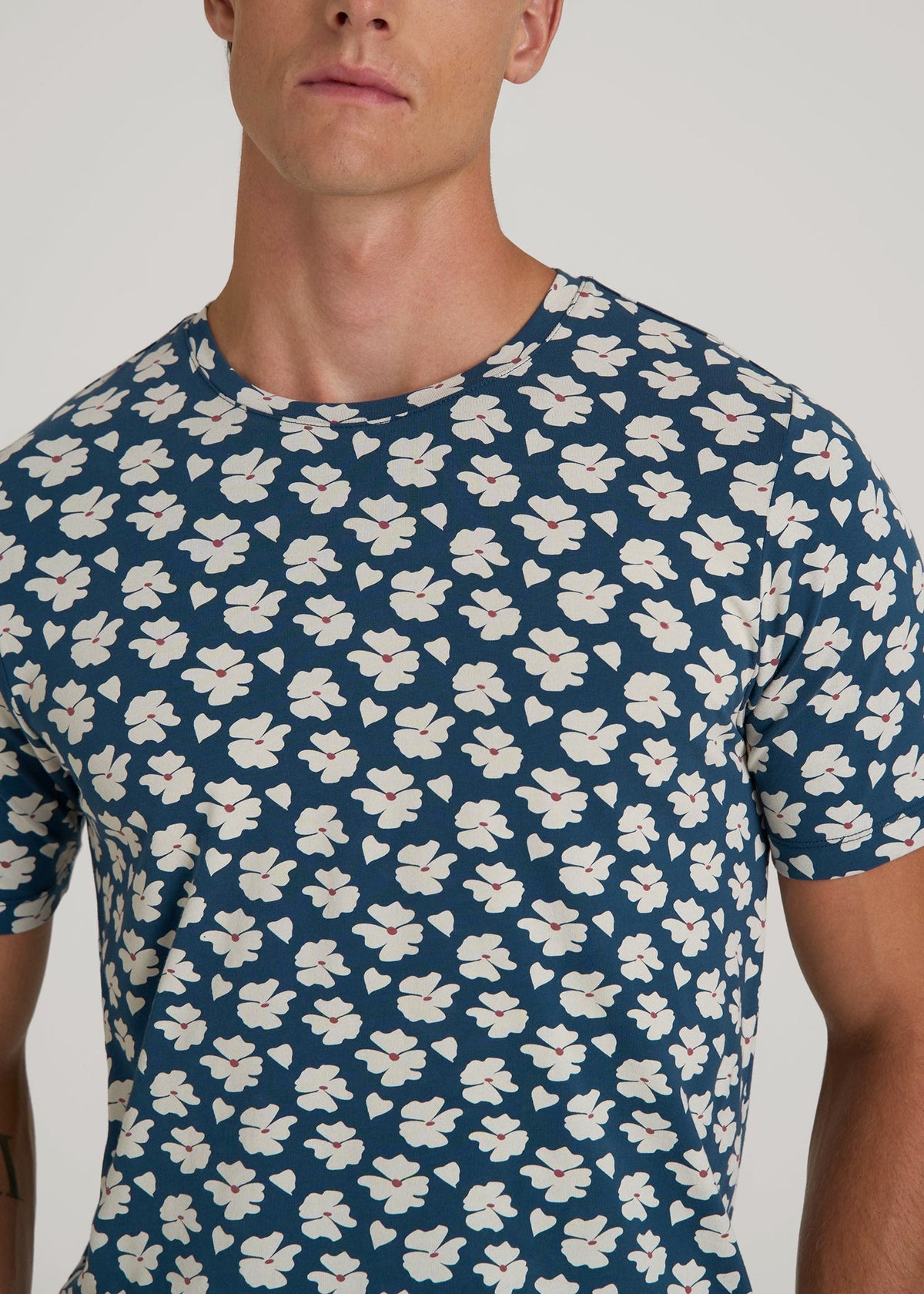 Stretch Pima Cotton Printed Tee for Tall Men in Bright Blue Floral