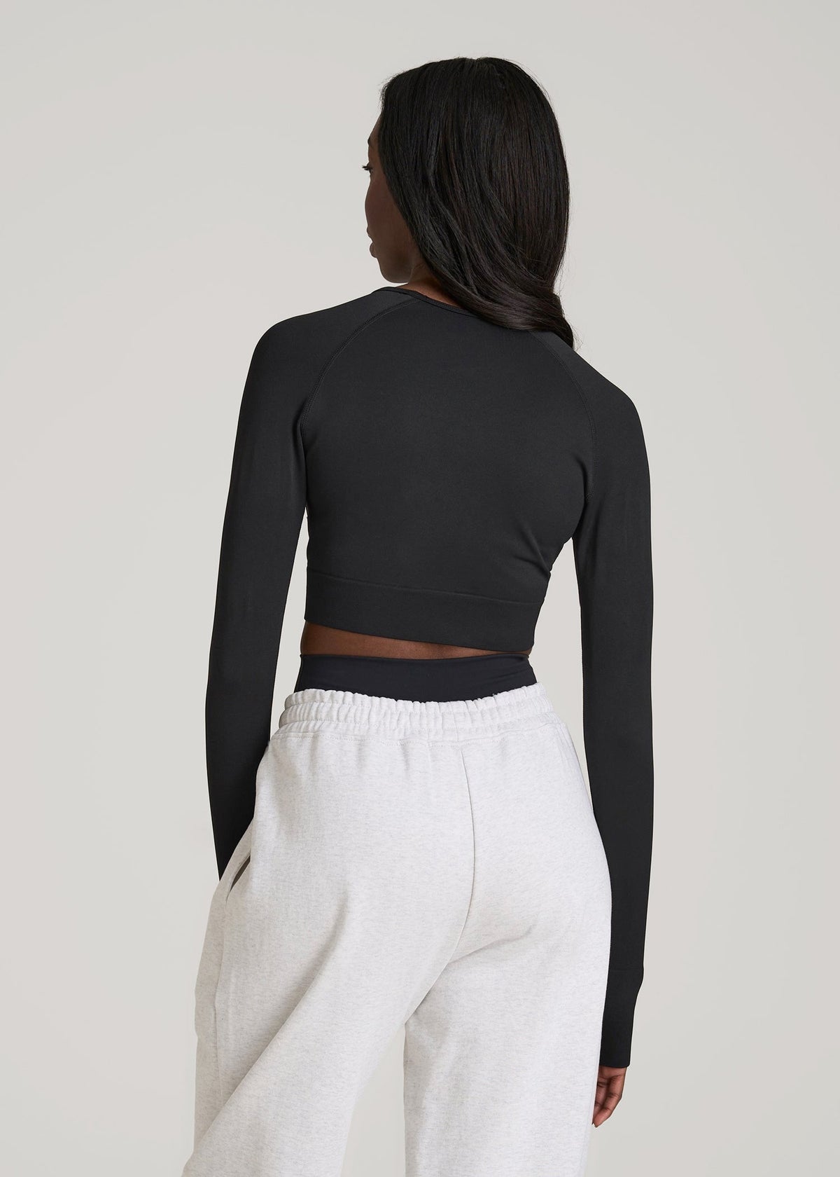 Compression Long Sleeve Cropped Training Top for Tall Women in Black