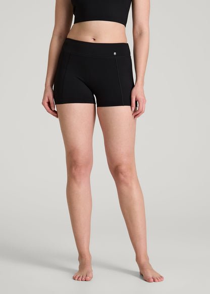 Fitted Hybrid Shorts for Tall Women in Deep Black