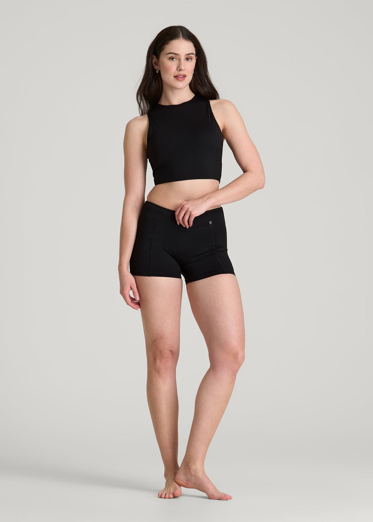 Fitted Hybrid Shorts for Tall Women in Deep Black