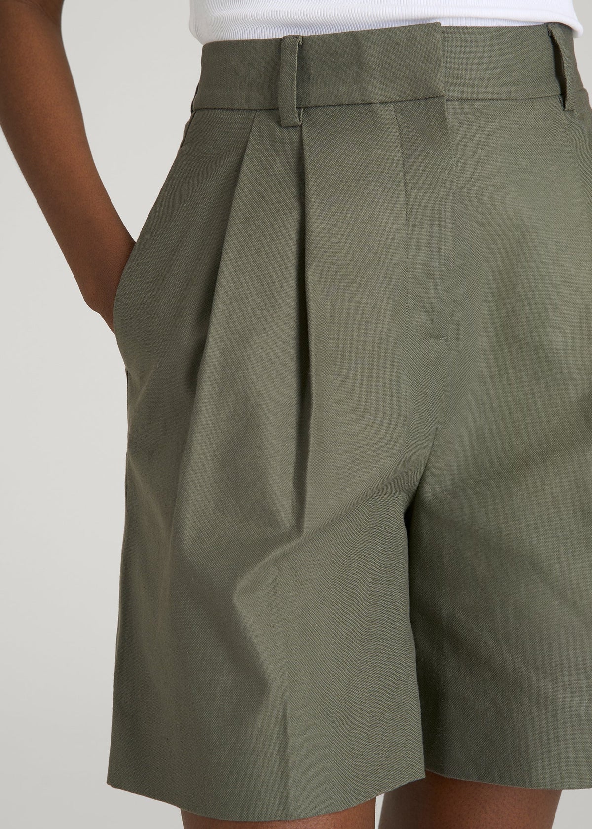 Stretch Cotton Linen Blend Pleated Shorts for Tall Women in Olive