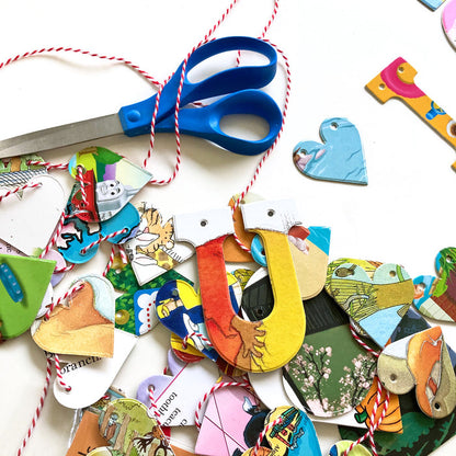 Board Book Phrase Garland Kit - I LOVE YOU