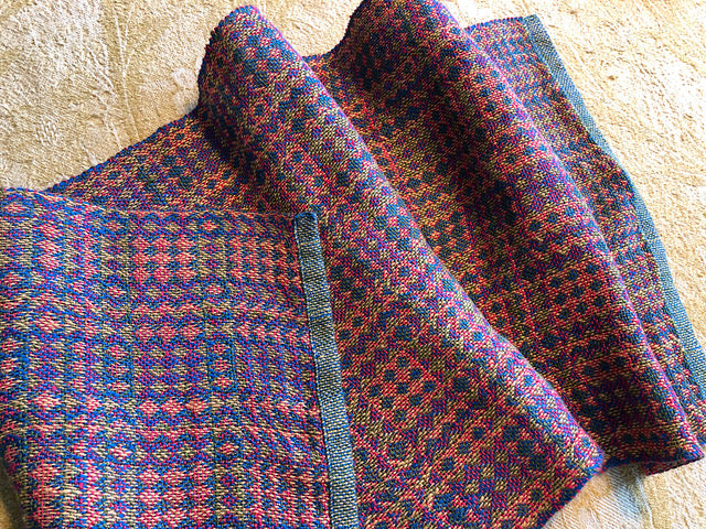 Diamond Dazzle Euroflax Table Runner Yarn Kit and Pattern