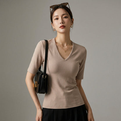 T-shirt ajusté col V manches courtes noir - Mode Coréenne - Taille S