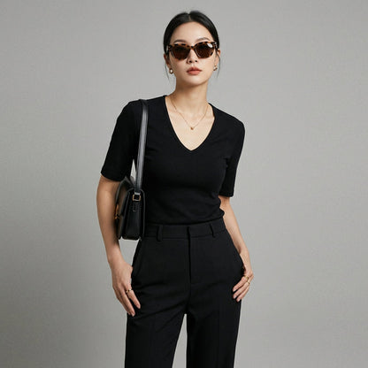 T-shirt ajusté col V manches courtes noir - Mode Coréenne - Taille S